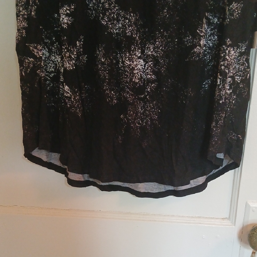Simply Vera Vera Wang Black Print Short Sleeve Tee - Picture 2 of 11